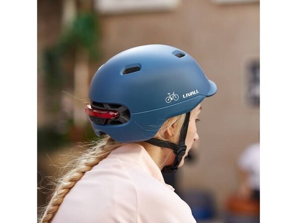 Умный светодиодный шлем для велосипедиста Livall C20